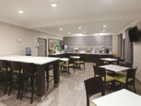 La Quinta Inn & Suites by Wyndham Los Banos Hotels in Merced County