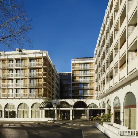 London Marriott Hotel Regents Park Отели рядом с достопримечательностью «Концертный зал The Roundhouse»