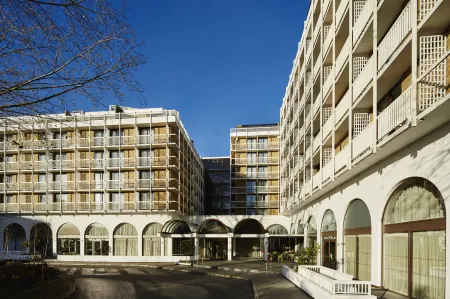 London Marriott Hotel Regents Park Отели рядом с достопримечательностью «Хайгейтское кладбище»