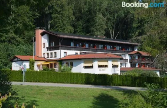 聖烏爾裏奇加爾尼酒店