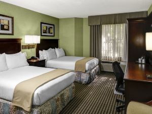 Holiday Inn Express & Suites Atlanta Buckhead