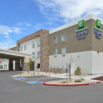 Holiday Inn Express & Suites WILLIAMS by IHG