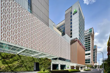 Holiday Inn Express Singapore Katong Отели рядом с достопримечательностью «Block 18 HDB Dover Crescent»