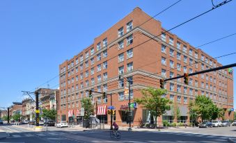 Holiday Inn Express & Suites Buffalo Downtown - Medical Ctr