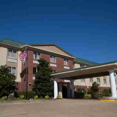 Holiday Inn Express & Suites Oxford Hotel Exterior