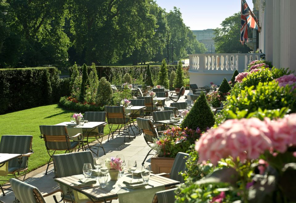 2. 만다린 오리엔탈..