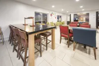 Holiday Inn Express CHICAGO NW-VERNON HILLS by IHG - Frühstück