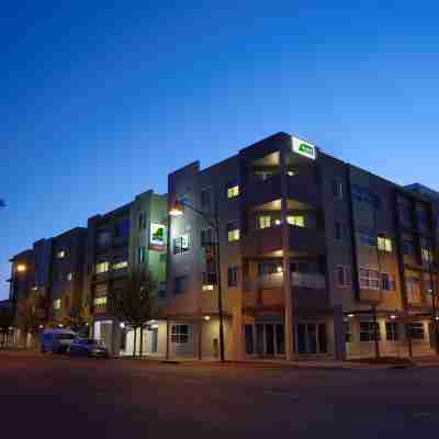 Quest Mawson Lakes Hotel Exterior