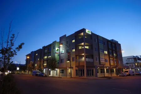 Quest Mawson Lakes Отели рядом с достопримечательностью «Заказник Даттон Авеню»