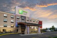 Holiday Inn Express & Suites Bismarck