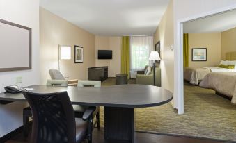 Candlewood Suites Grove City - Outlet Center