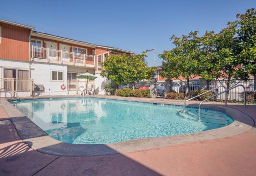 이코노 로지 인 & 스위트 이미지