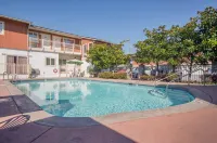 Econo Lodge Inn & Suites - North Vancouver Hotels in North Vancouver