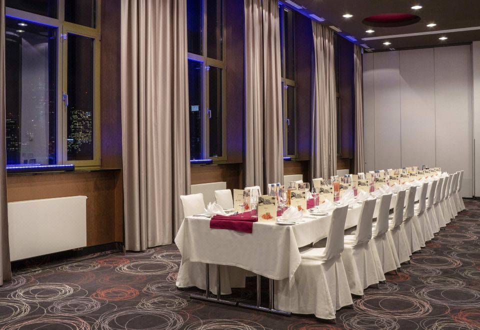 5. 머큐어 바르샤바..