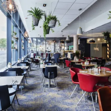 Novotel Edinburgh Centre Hotels near Multrees Walk