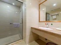 Victoria International Hotel (Kaiping Passenger Transport Terminal & Yihua Plaza Branch, Jiangmen) Hotels in Kaiping