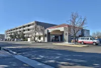 Ramada Plaza by Wyndham Albuquerque Midtown Hotel in zona Trinity Southwest University