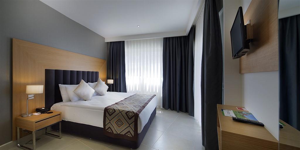 Ramada Hotel & Suites Kusadasi