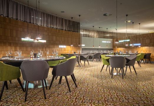 2. 래디슨 블루 호..