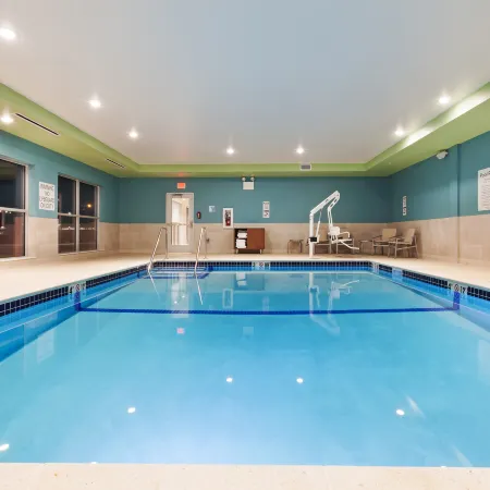 Holiday Inn Express & Suites LENEXA - OVERLAND PARK AREA by IHG
