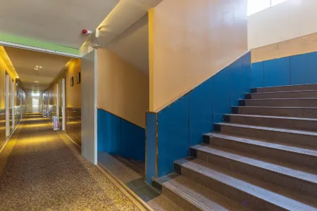 Jiaxiang Oriental Junlin Hotel