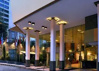 Hotel Europa Hotels near فيلا ديلا لونا