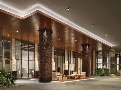 Alohilani Resort Waikiki Beach Hotels near Duke Paoa Kahanamoku Beach Park