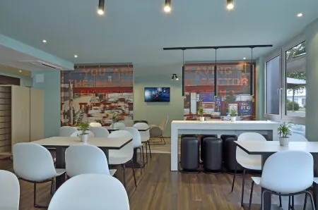 B&B HOTEL Berlin-Dreilinden Отели в г. Клайнмахнов