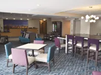La Quinta Inn & Suites by Wyndham New Cumberland-Harrisburg - servizio colazione
