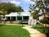 Mook Lamai Resort and Spa Отели рядом с достопримечательностью «Tham Morakot»