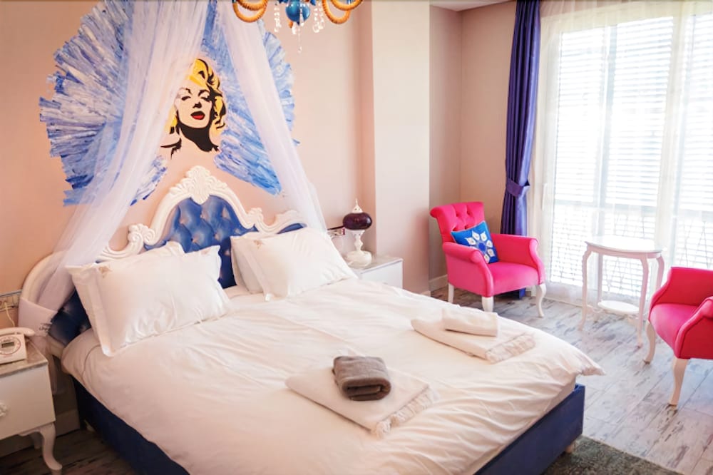 Limnades Hotel
