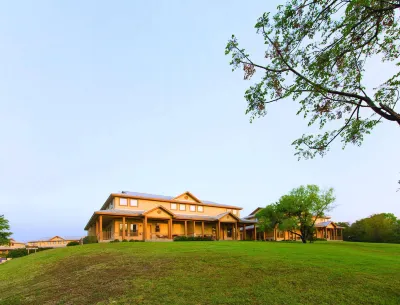 WorldMark New Braunfels Hotels near Pier 1