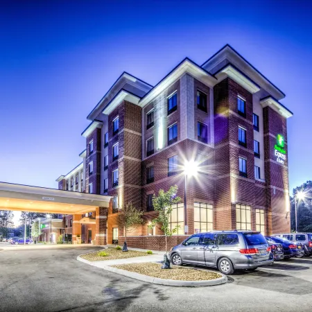 Holiday Inn Express & Suites CLEVELAND WEST - WESTLAKE by IHG