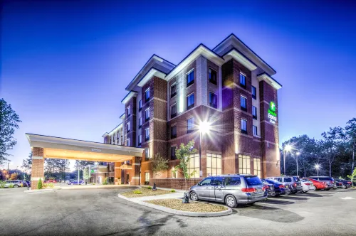 Holiday Inn Express & Suites CLEVELAND WEST - WESTLAKE by IHG