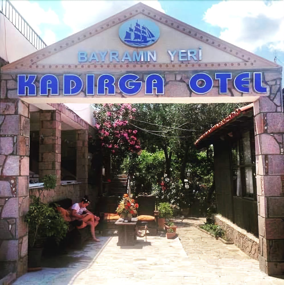 Assos Kadırga Otel