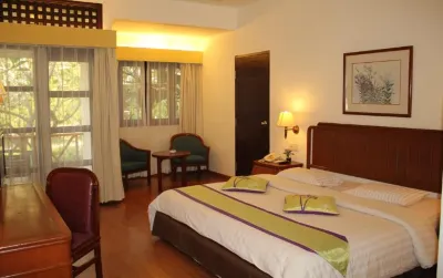 Theme Park & Resort Hotel Pantai Cermin Hotel dekat Pantai Romantis