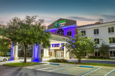 Holiday Inn Express & Suites Silver Springs-Ocala