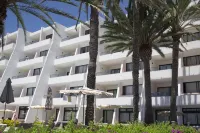 XQ Vistamar Hotels near Mary D's Bar