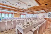 Hotel am See Hotels in Donaustauf