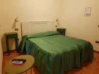 B&B La Piazzetta Hotel a Paola