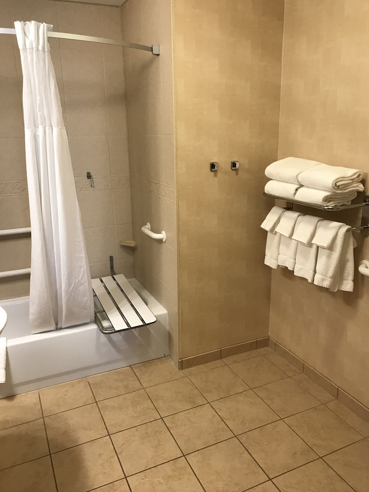 Hawthorn Suites by Wyndham Williamsville Buffalo Airport