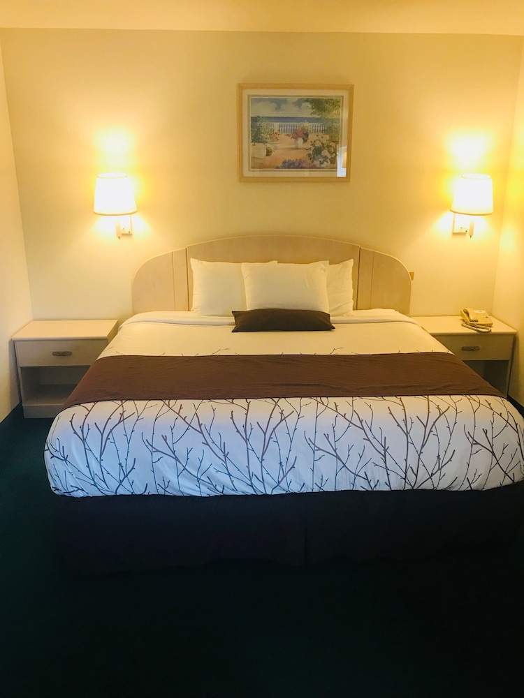 Americas Best Value Inn & Suites Pinckneyville