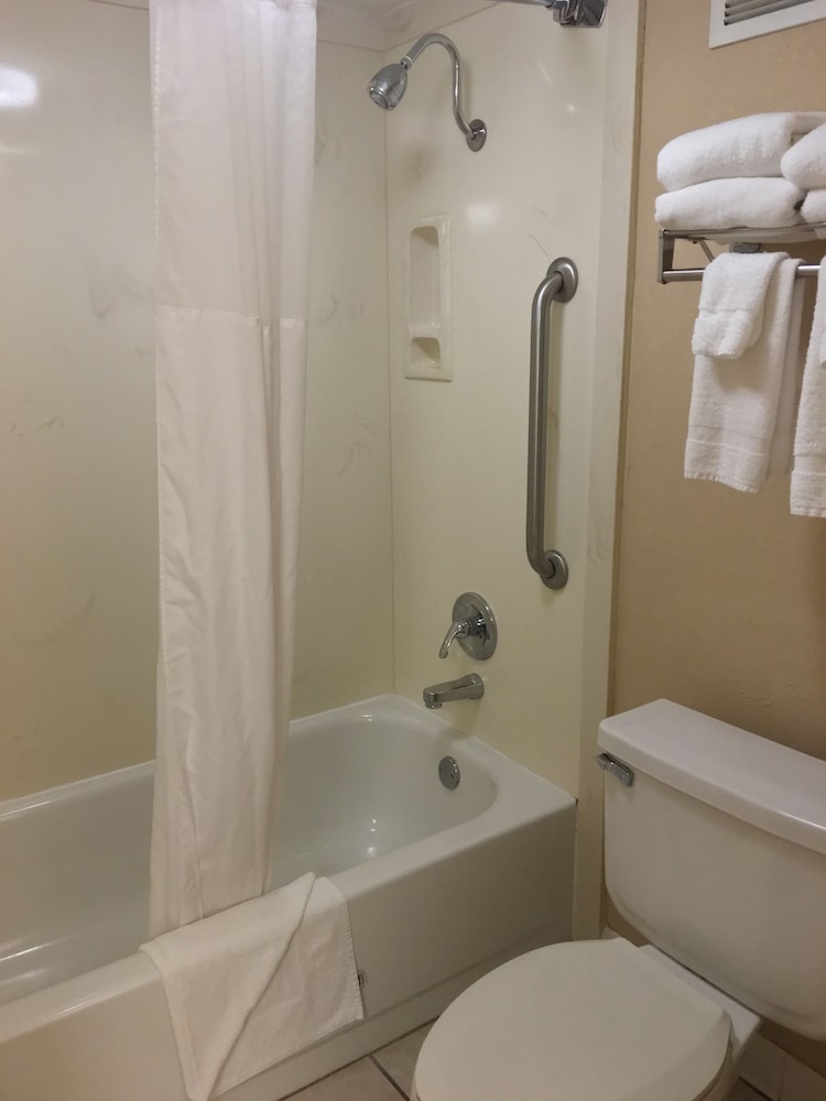 Quality Inn & Suites Clarksville