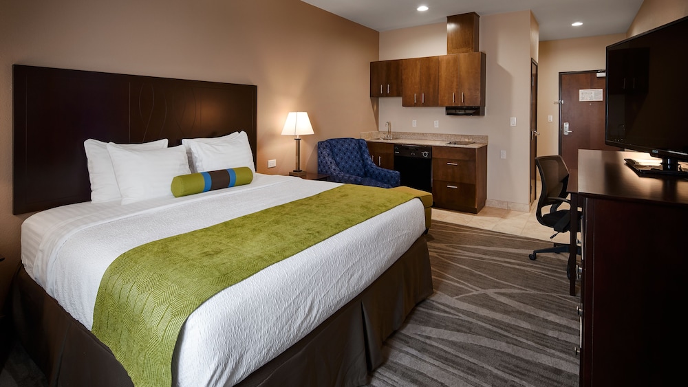 Best Western Plus Denver City Hotel and Suites