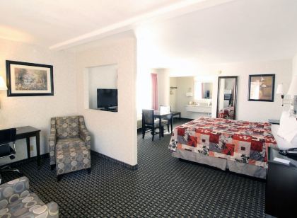 Sunburst Spa & Suites Motel