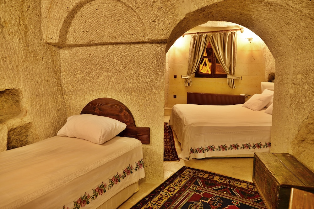 Grand Cave Suites