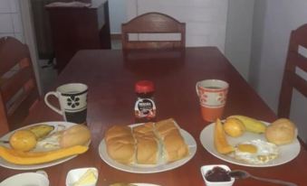 Lupuna Bunk & Breakfast