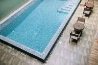 SureStay Plus Hotel by Best Western AC Luxe Angeles City - Pools