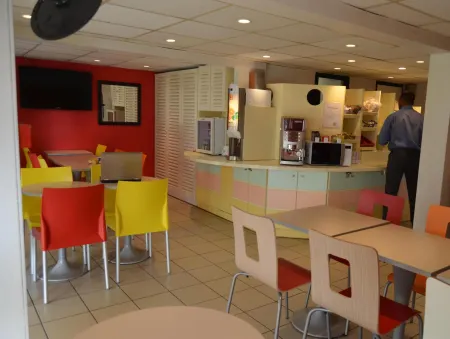 Premiere Classe Rouen Sud - ZÉNITH - Parc Expo Отели в г. Кевийон