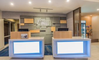 Holiday Inn Express & Suites Lake Havasu - London Bridge